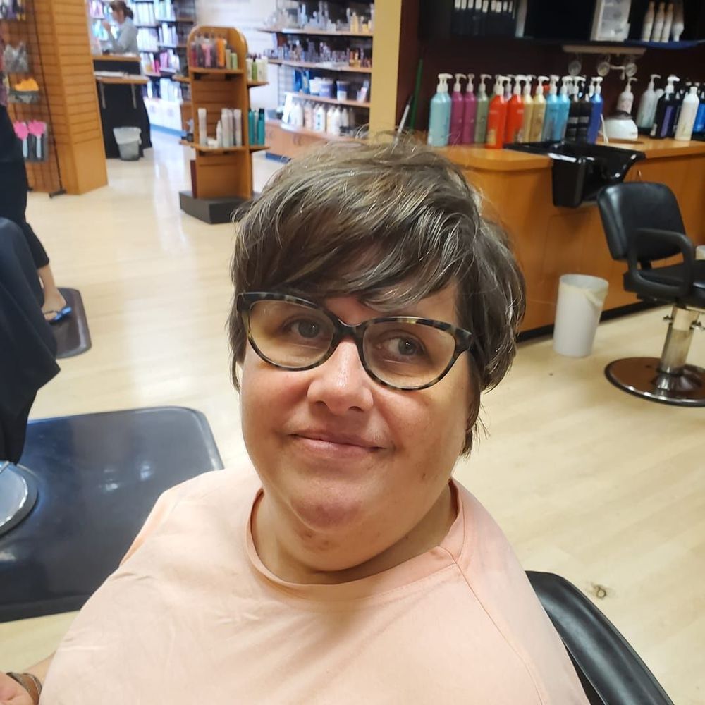 Meet your Posher, Emilie